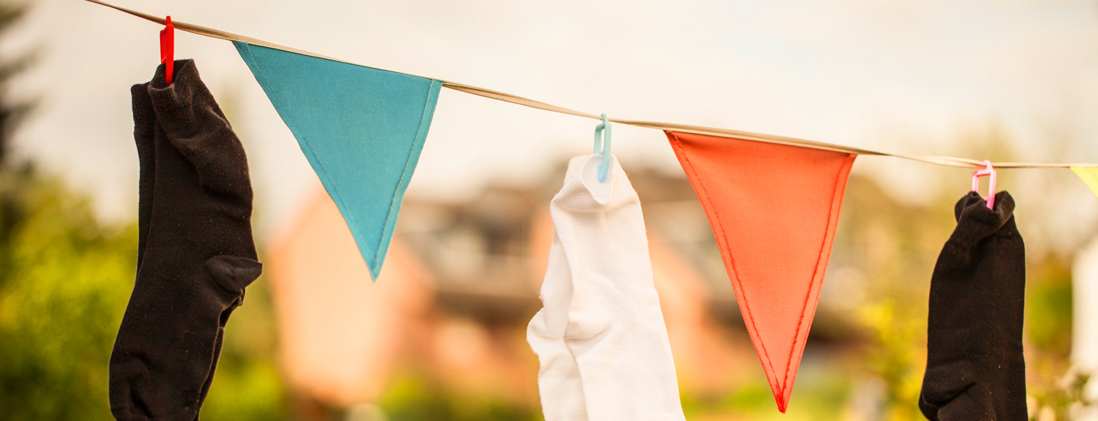 Supi Sockenklammer an Waescheleine aufgehaengt